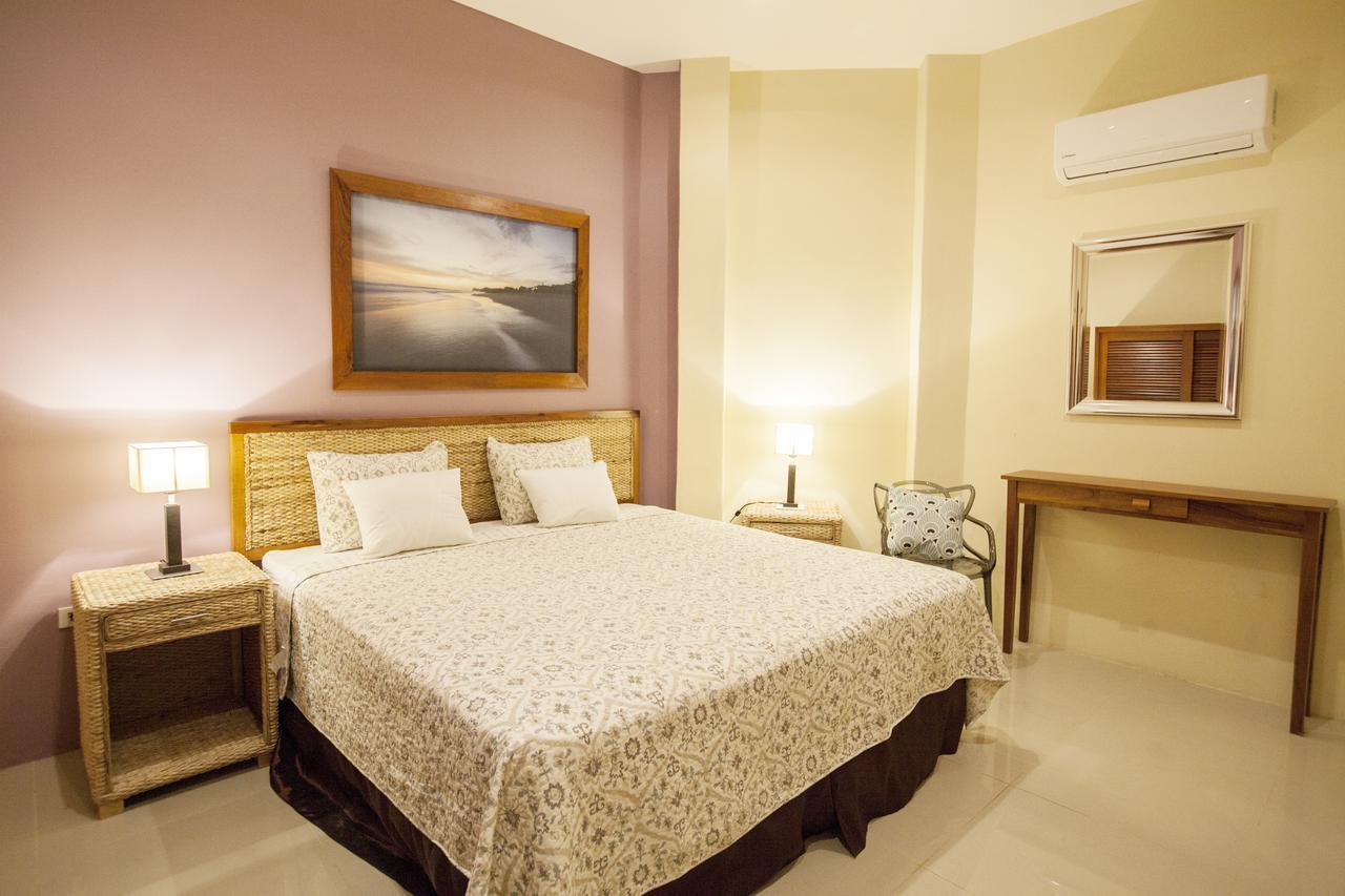 Hotel Plaza Marbella Granada Esterno foto